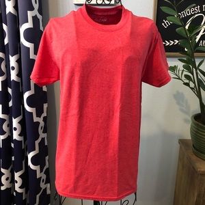 💛2/$12💛 Gildan Unisex Shirt (Small)